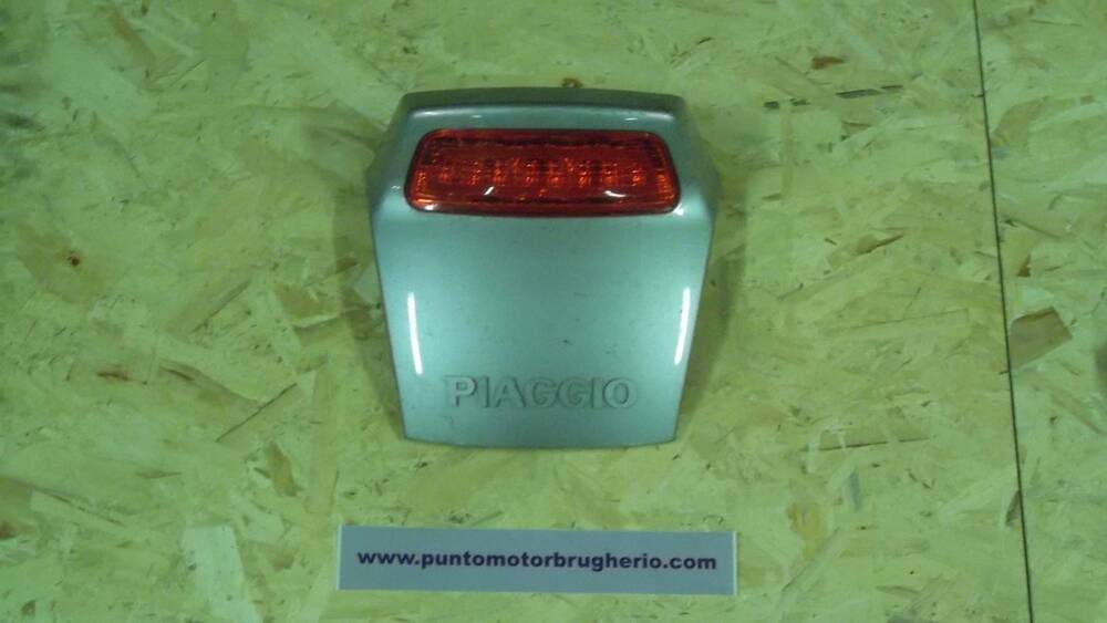 CARENA E FANALE POST Piaggio X9 (3)