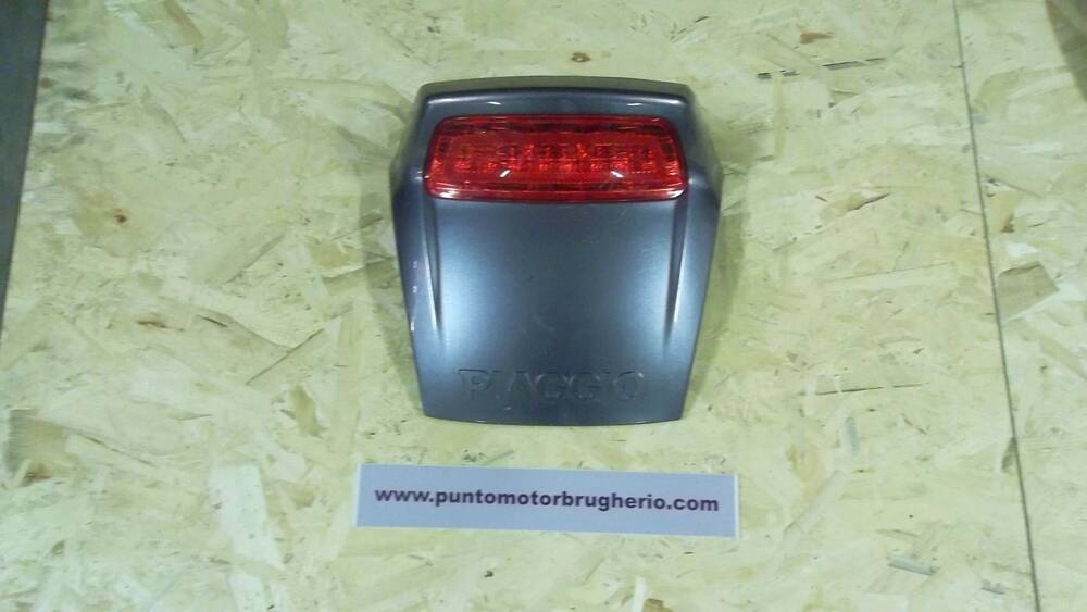 CARENA E FANALE POST Piaggio X9 (4)