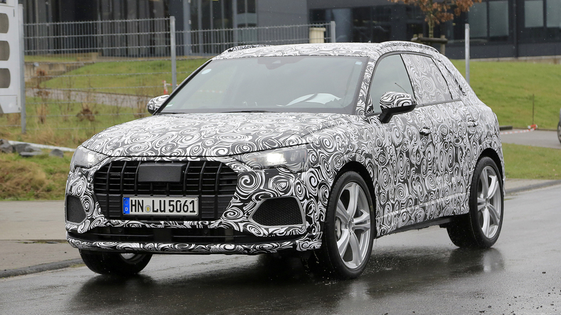 Nuova Audi SQ3, si intravede il nuovo modello del compact SUV