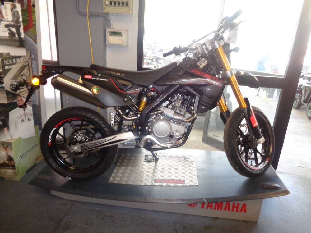 Rieju Marathon 125 Motard Pro (2017 - 20) (2)