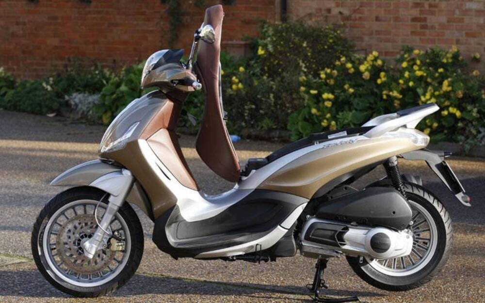 Piaggio Beverly 300 S i.e. ABS-ASR (2016 - 20) (3)