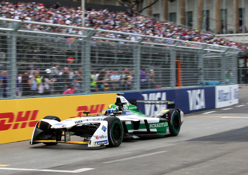 Lucas di Grassi in azione a Roma su Audi e-tron FE04