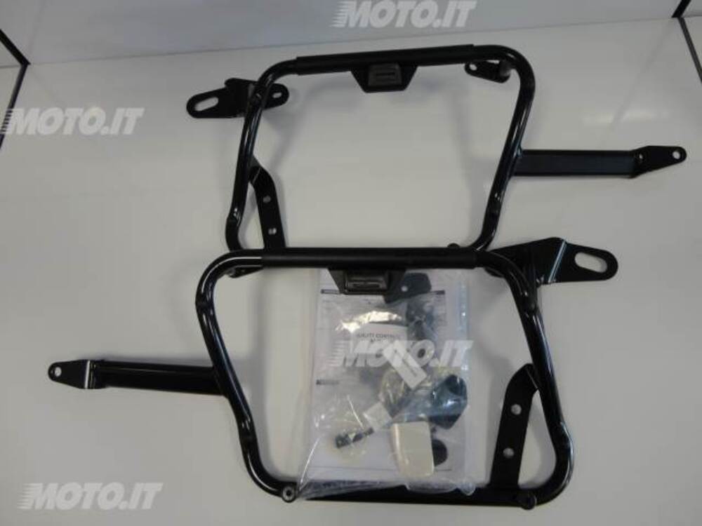 Supporti valigie Suzuk Bandit 650 Givi (2)