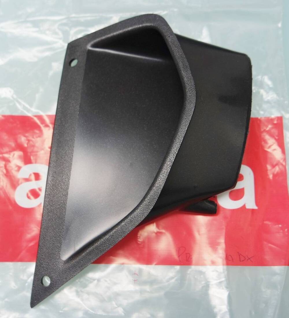 Ricambi carrozzeria plastiche Aprilia (10)