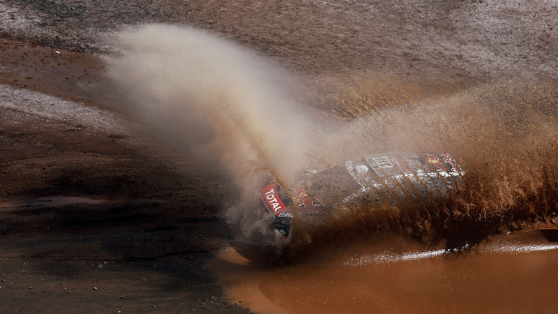 Dakar 2016 Peugeot. Peterhansel in testa. &Egrave; guerra!