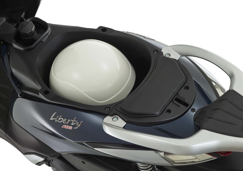 Piaggio Liberty 125 Liberty 125 S i-get ABS (2016) (10)