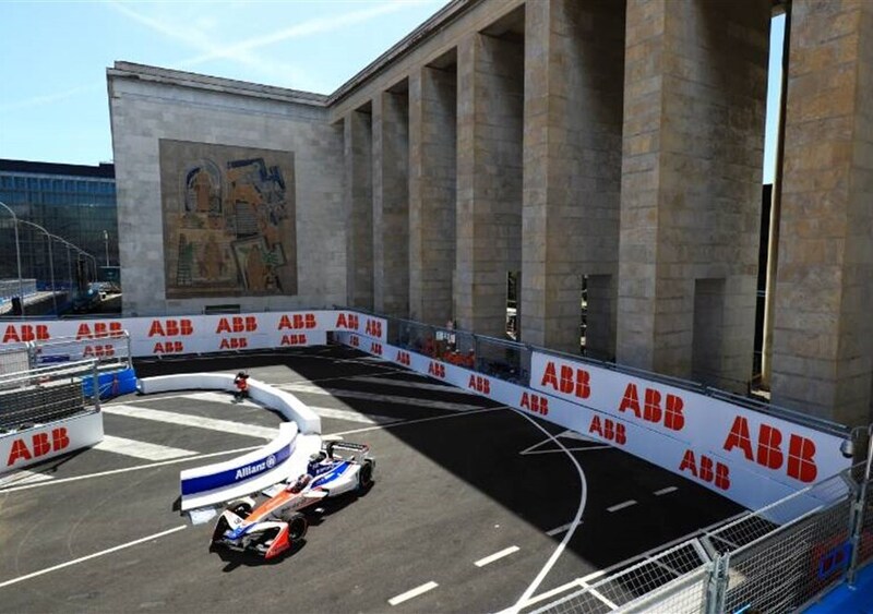 Corsa clandestina sul circuito di Roma della Formula E