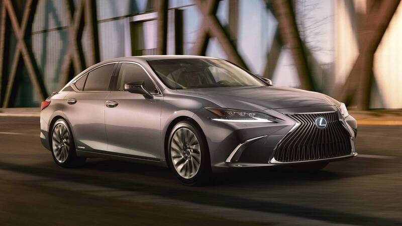 Lexus ES ecco le foto prima di vederla dal vivo