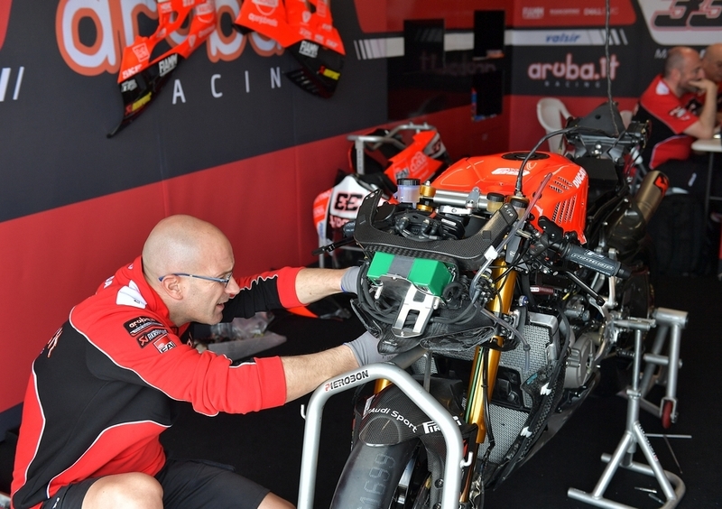 Regolamenti SBK. Ducati non potr&agrave; sviluppare il motore della Panigale