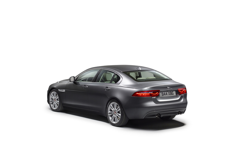 Jaguar XE (2014-23) (23)