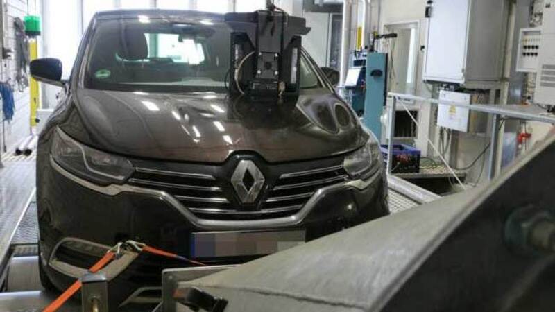 Scandalo emissioni, perquisizioni alla Renault. Crollo in borsa