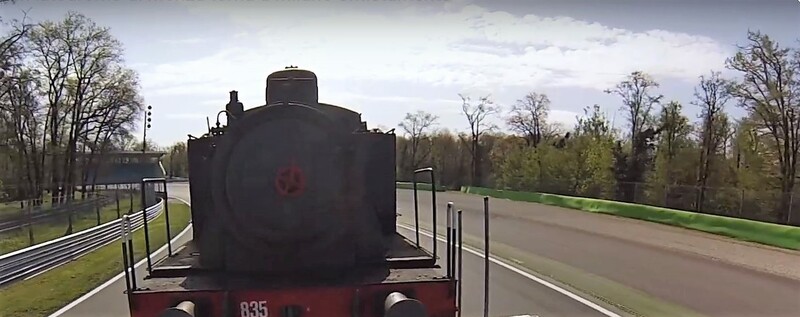 Una locomotiva in pista a Monza: evento unico