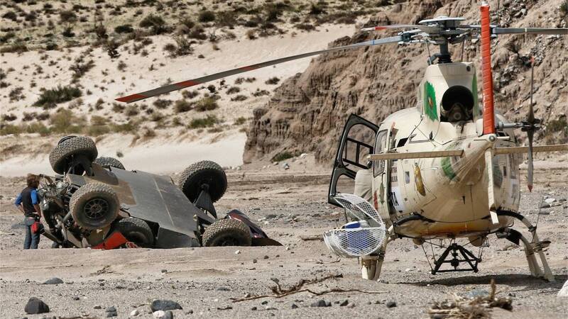 Dakar 2016, le foto degli incidenti pi&ugrave; spettacolari