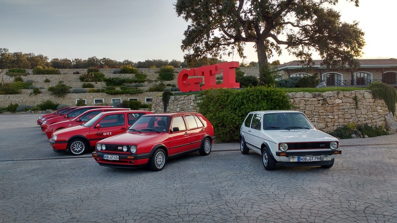 Volkswagen Golf GTI, dalla Mark1 alla Mark7 con on board a sorpresa [Video]