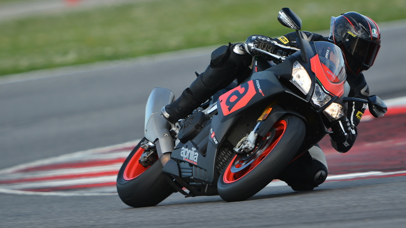 Aprilia RSV4RR: meno spesa, tanta resa