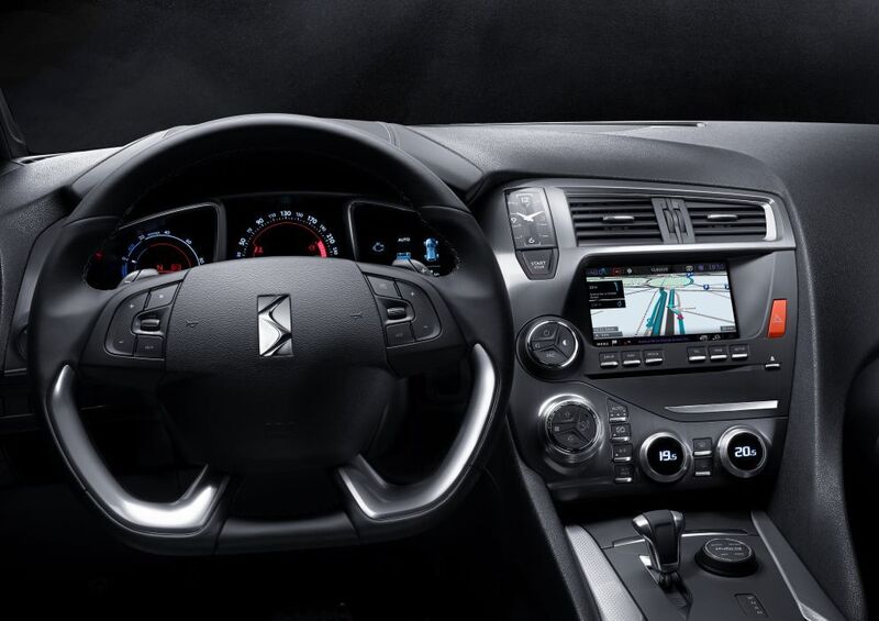 DS 5: adesso con il nuovo sistema DS Connect Nav