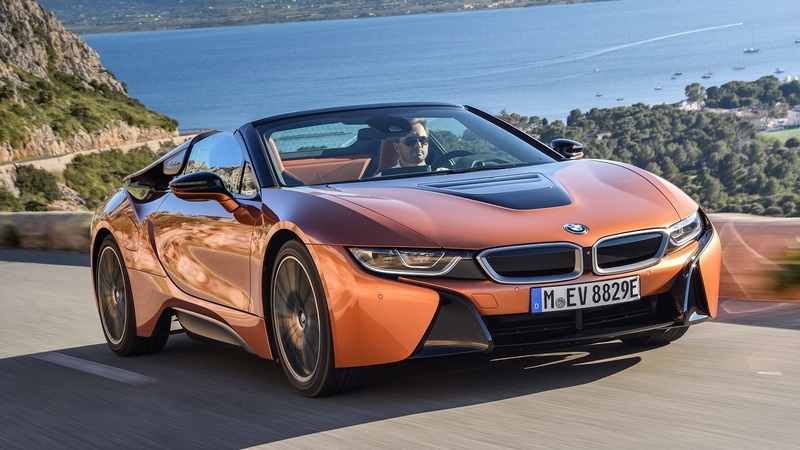 BMW i8 Roadster. Sfizio vestito da supercar [Video]