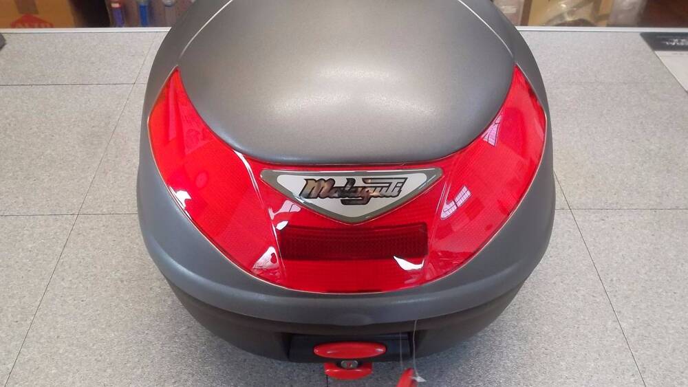 BAULETTO Givi 26 LITRI (2)