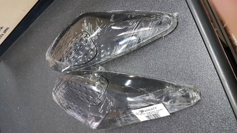 FRECCE TNT FUMEE POST XMAX 125-250 206376 OFFERTA Yamaha GEMME FRECCE TNT POST XMAX 125/250