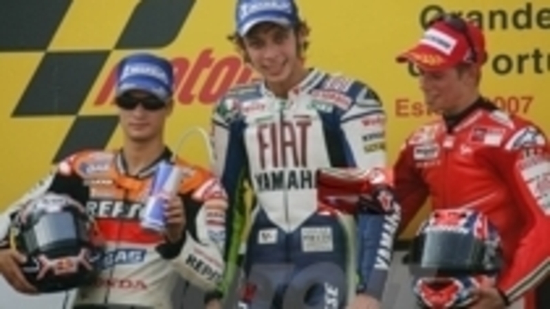 Rossi, Pedrosa e Stoner danno spettacolo. Grande Moto Gp in Portogallo.