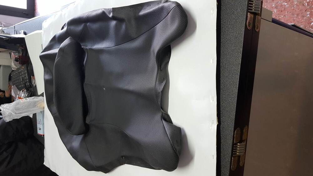 COPERTINA COPRISELLA TMAX!!! Yamaha COPERTINA SELLA COPRISELLA NERA TMAX 530 USATA