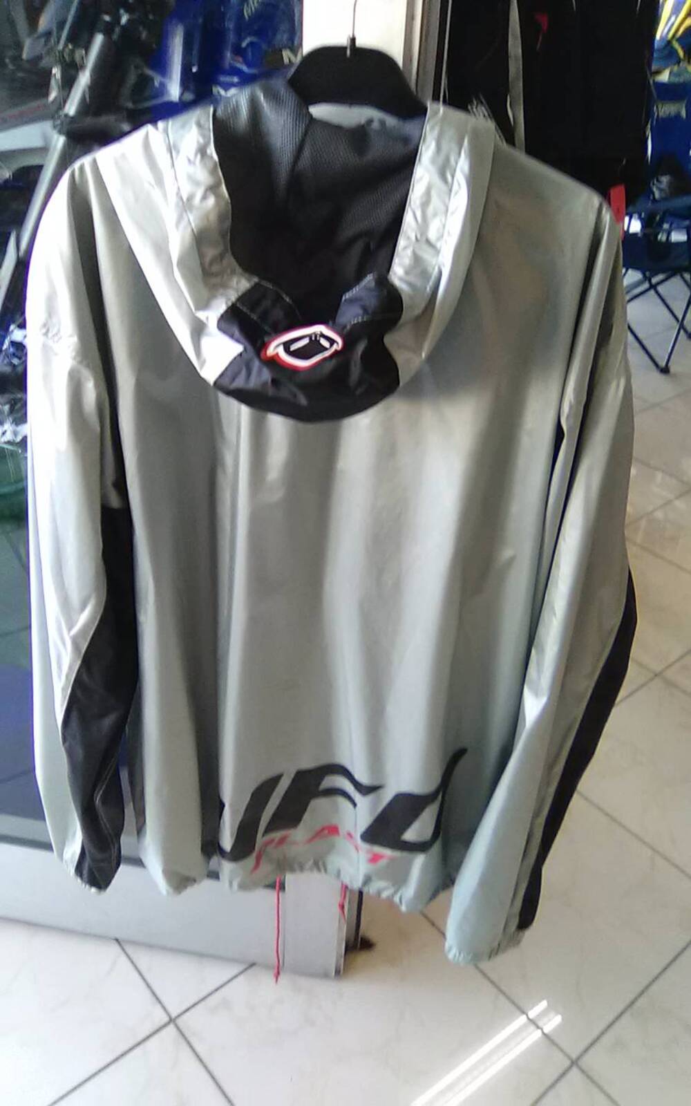 Giubbino UFO Antipioggia (2)