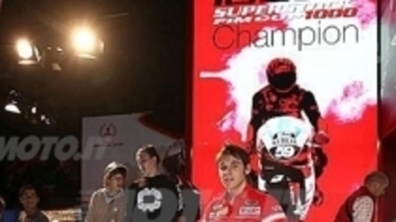 Grande pubblico per Bayliss e per la nuova 1098 R allo stand Ducati