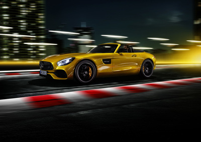 Mercedes AMG GT S Roadster, la via di mezzo