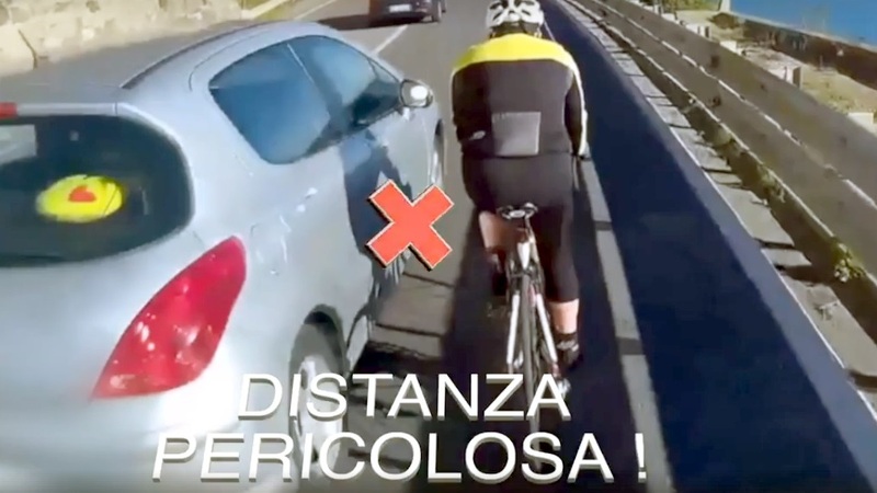 Automobilisti contro ciclisti: chi ha ragione? La Polizia Stradale risponde [Video]