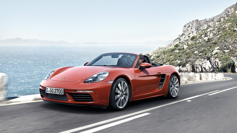 Porsche Boxster 718, ecco il restyling con il nuovo quattro cilindri boxer