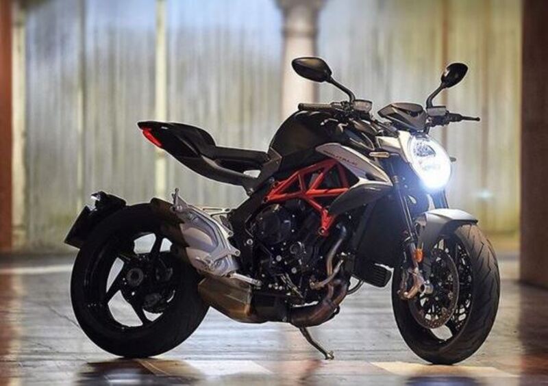 MV Agusta Brutale 800: la conferenza stampa Live!