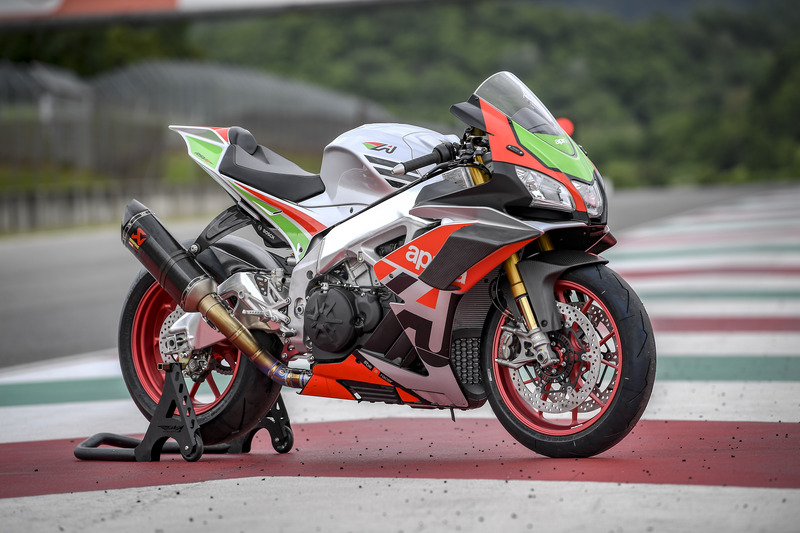 L&#039;Aprilia RSV4 con kit Factory Works