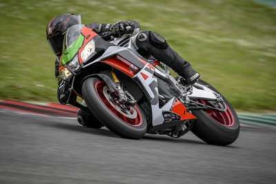 Aprilia RSV4 FW. Volo radente