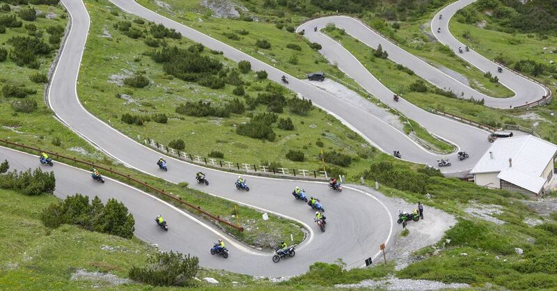 E&rsquo; meglio una maxi enduro o una sport touring? Discussione della settimana