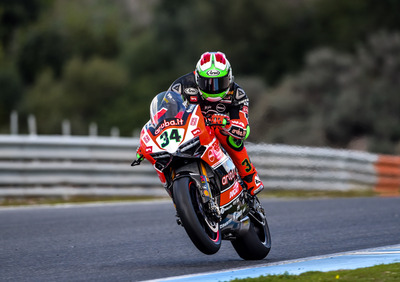 SBK. Sykes davanti a Giugliano nei test di Jerez