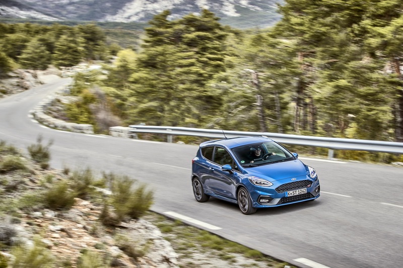 Ford Fiesta ST 2018 in azione tra le curve della Route Napoleon