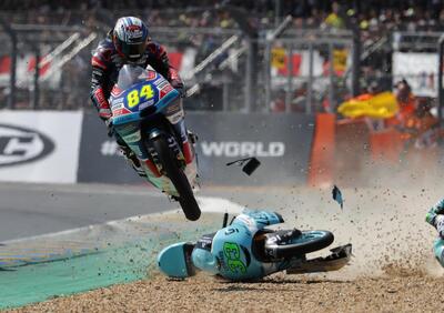 VIDEO. Kornfeil tenta l'MX con la Moto3