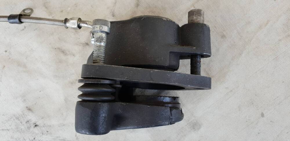 Pinza freno ant con tubo Harley Sportster 883 Harley-Davidson (4)