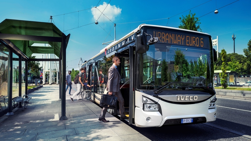 Parigi: dal bando ai Diesel ai bus a metano Iveco