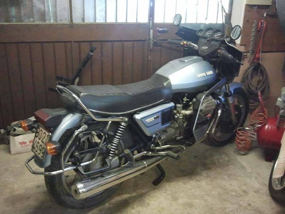 Moto Guzzi SP 1000