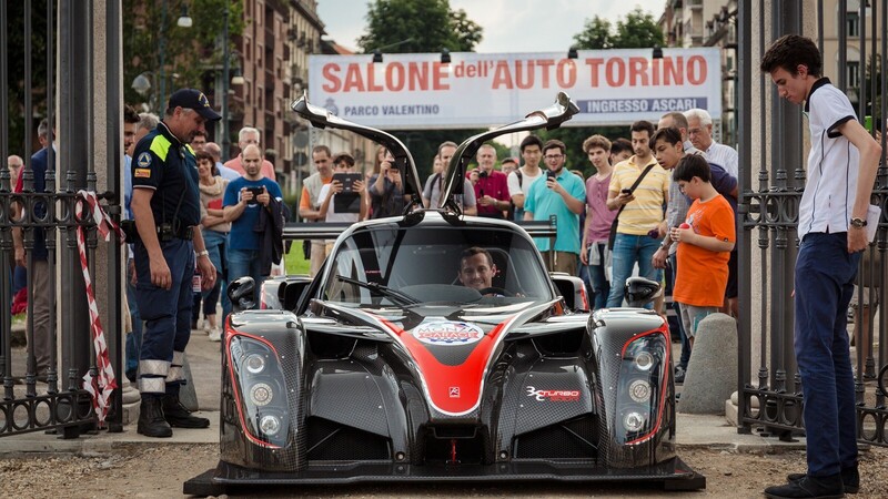 Supercar Night Parade: Parco Valentino 2018 apre alla grande!