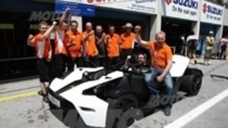 Stefan Nebel e la RC8R sul podio