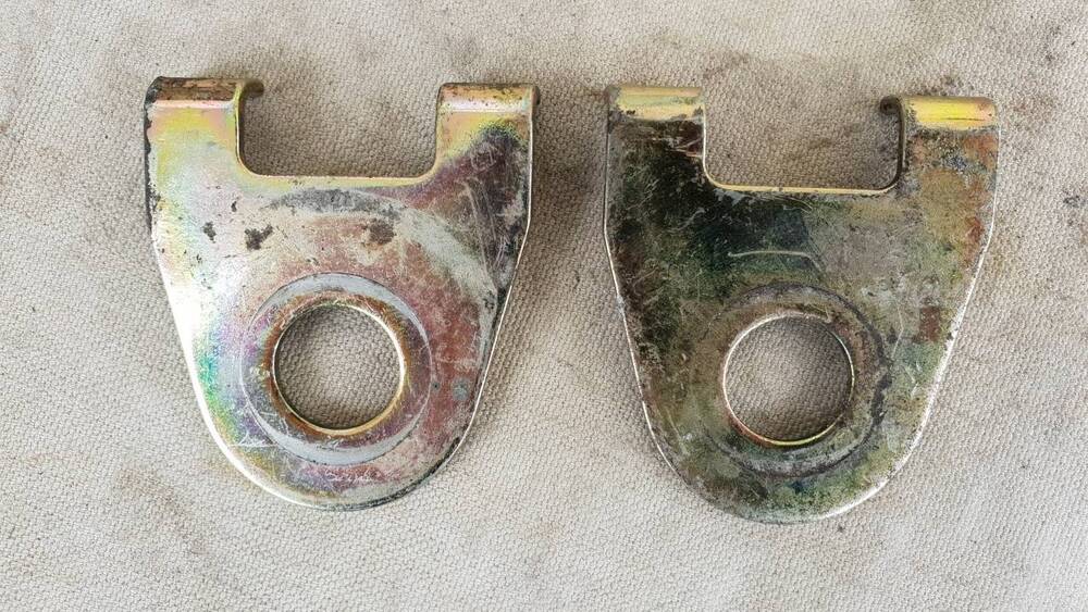 Supporti registro ruota post Ducati Monster (2)