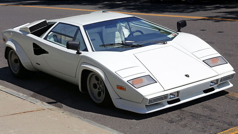 Lamborghini Countach LP400S, l&#039;icona compie 40 anni