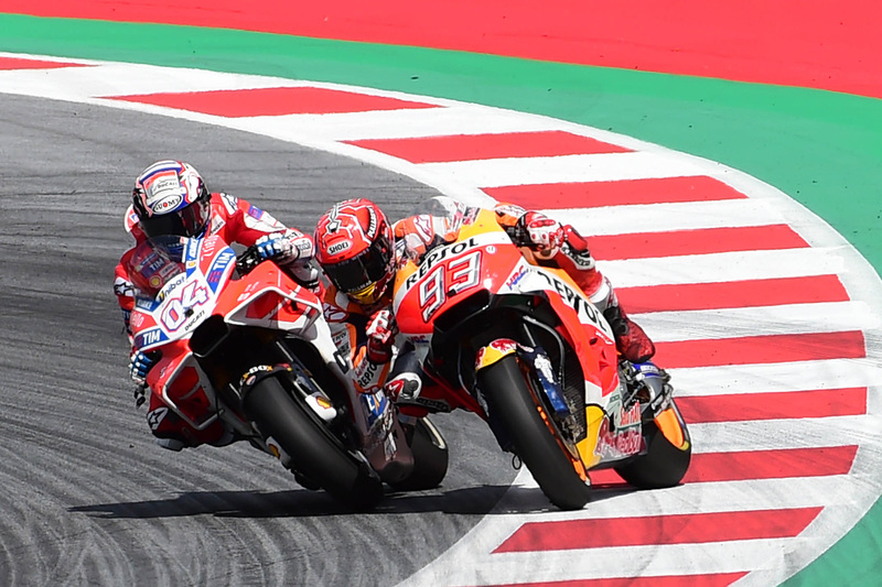 Il duello all&#039;ultima curva fra Dovizioso e Marquez al GP austriaco nel 2017