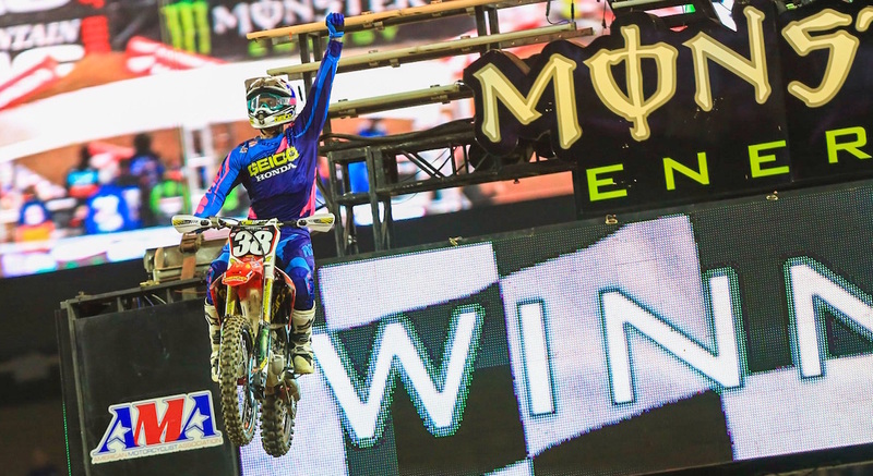 Il vincitore della 250SX Craig