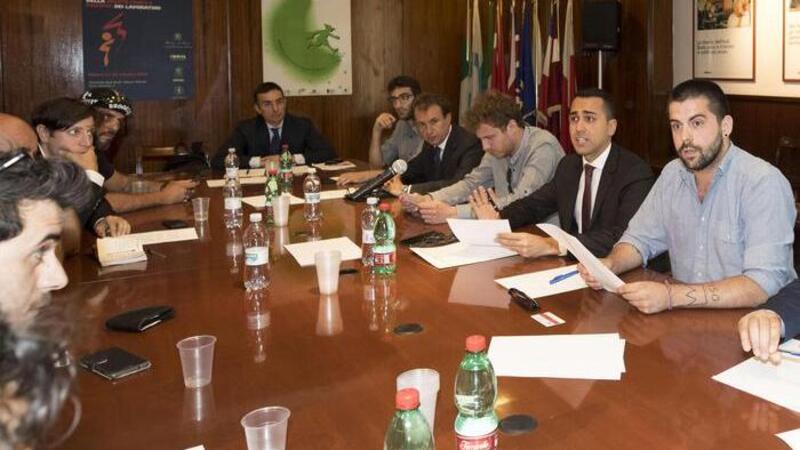 Di Maio incontra i rider: &laquo;Via ad assicurazione e paga minima&raquo;