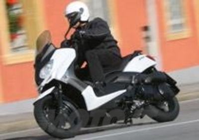 YAMAHA X-Max 250