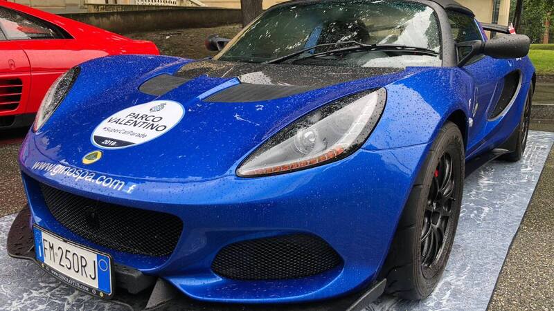 Supercar Night Parade, Salone Auto Torino: Gino Spa con Lotus Elise [video]