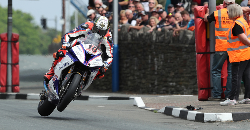 TT 2018: Hickman vince la Senior e straccia il record